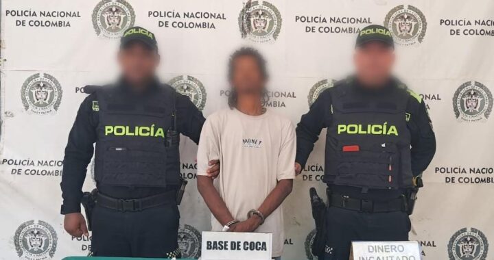 Ocultaba droga en la gorra para no ser descubierto: así lo capturó la Policía