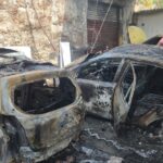 Fuerte incendió arrasó con 5 taxis y dejó otro con graves daños en Villa Estrella