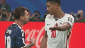 Sale a la luz la discusión entre Messi y Bellingham en la semifinal del Mundial: "¿La primera mía no es falta?"