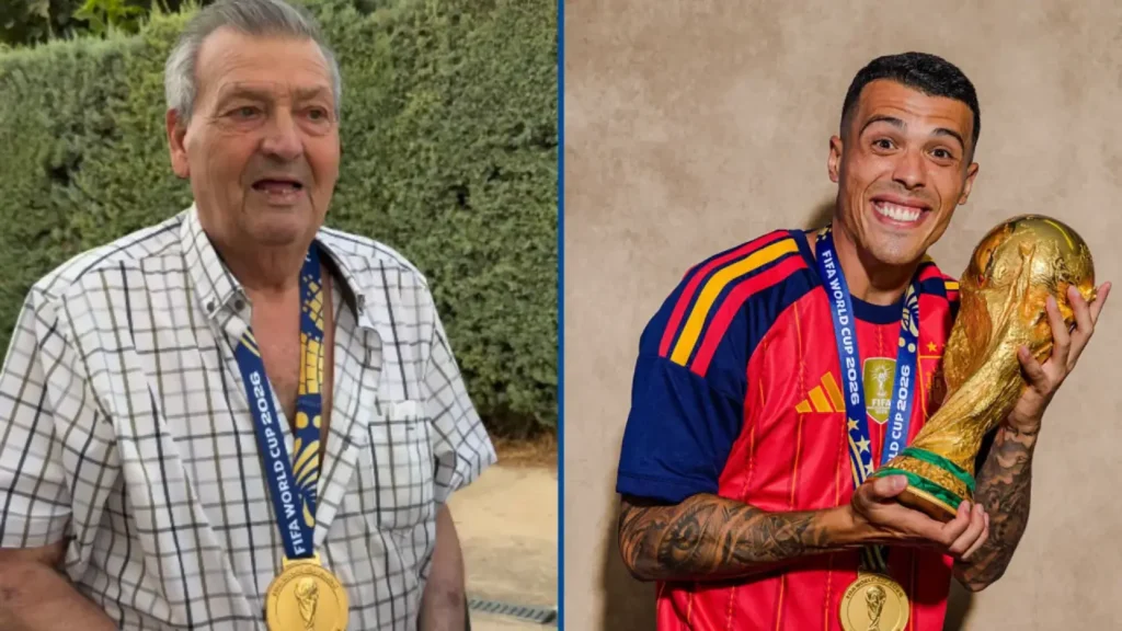 Pedro Porro cumple su promesa y regala su medalla de campeón del mundo a su abuelo: "Es un orgullo esto, no lo sabes bien"