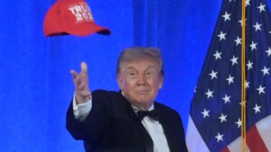 Trump celebra la Cena de Corresponsales que fue suspendida tras su intento de asesinato y reivindica en ella la libertad de expresión