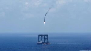 China reduce la brecha espacial con EE.UU. tras recuperar la primera etapa de un cohete