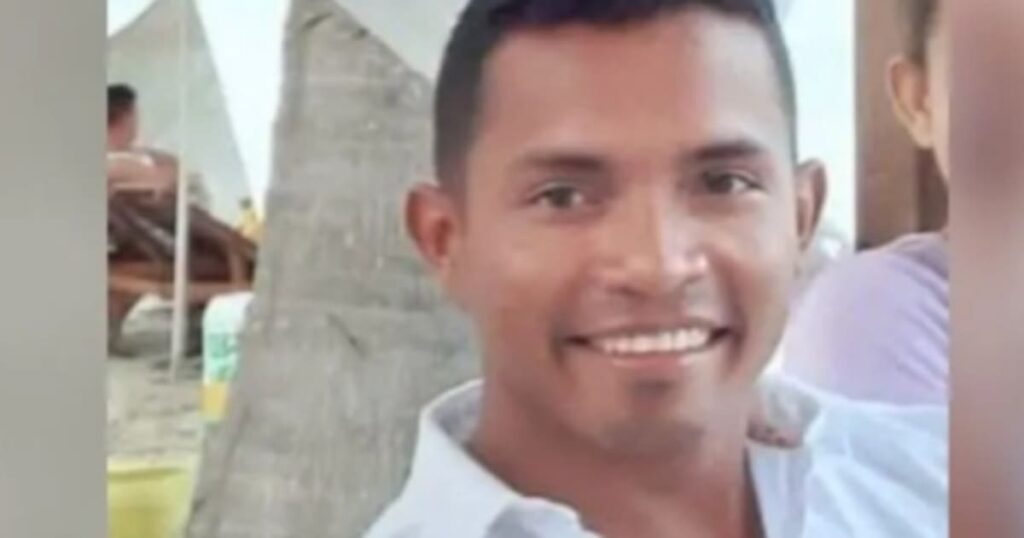 El docente Edwar Arias iba con su hijo a una cita médica cuando sicarios lo asesinaron