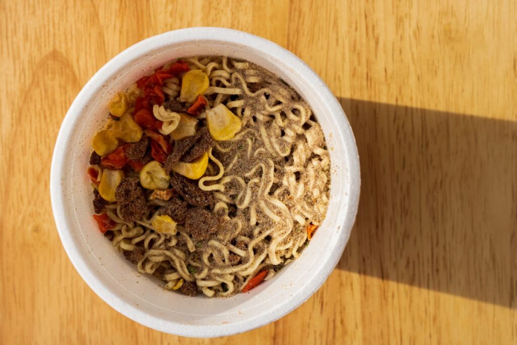 3 alimentos que suben la presión arterial de golpe y que los latinos consumen todos los días