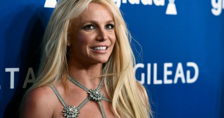 Britney Spears responde a las críticas tras ser vista en el techo de su camioneta en plena autopista