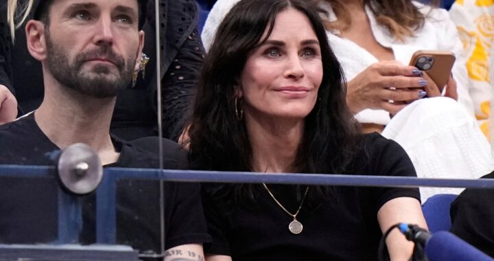 Courteney Cox y Johnny McDaid en un evento público, reflejo de su relación bajo la fama
