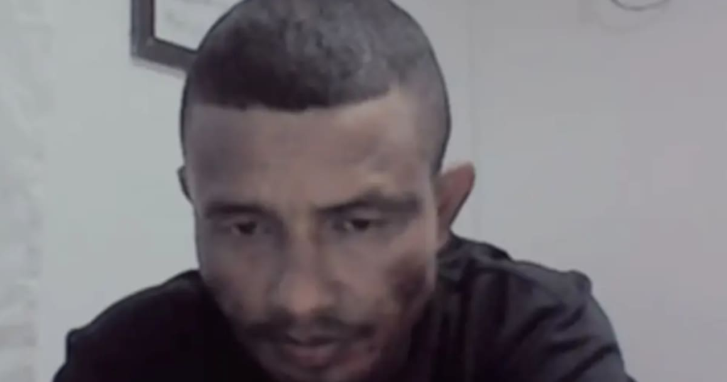 Foto de operativo policial en Chocó contra integrante del Clan del Golfo por asesinato de líder social