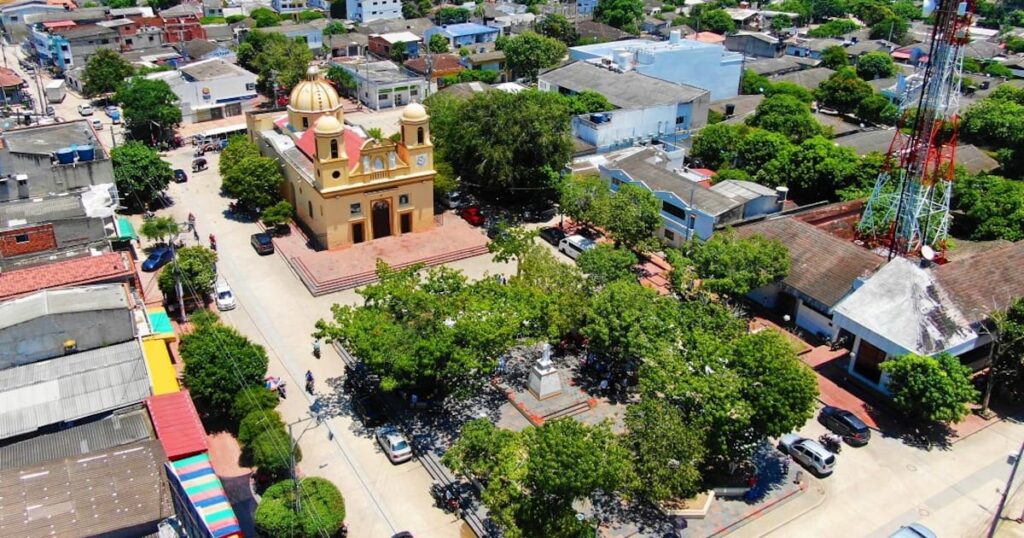 Mientras ingerían licor, un sicario acabó con la vida de un hombre e hirió a su amigo