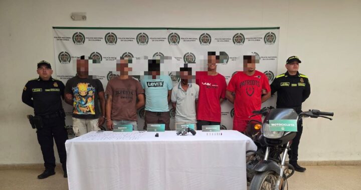 Agentes policiales en operativo contra la banda Los Patillas en el Atlántico
