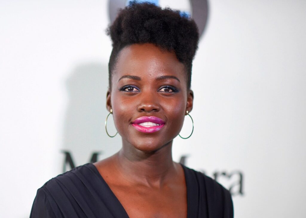 Lupita Nyong’o desata la fiebre mundialista en redes y muestra su apoyo a México