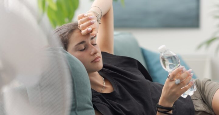 Ola de calor: lo que le pasa a tus riñones si estás más de 6 horas sin tomar agua