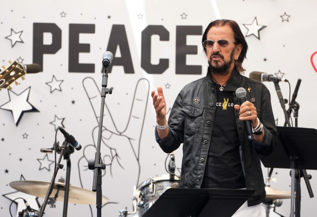 Ringo Starr recibió un doctorado honoris causa en el marco de su cumpleaños 86