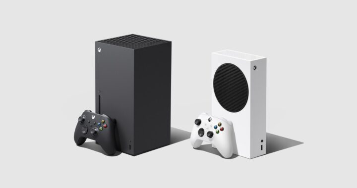 Consola Xbox con disco físico y su versión digital en pantalla