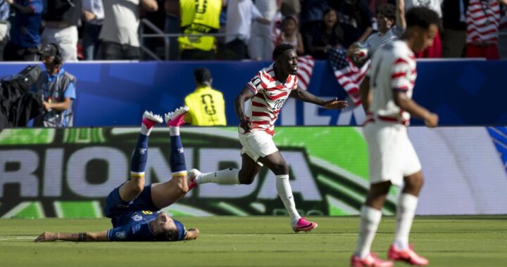 Celebración de EE.UU. tras gol en el Mundial 2026 contra Bosnia en Levi's Stadium