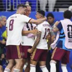 España se exhibe y roza la gloria