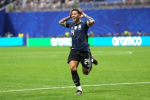 Argentina rubrica otra remontada contra una tacaña Inglaterra