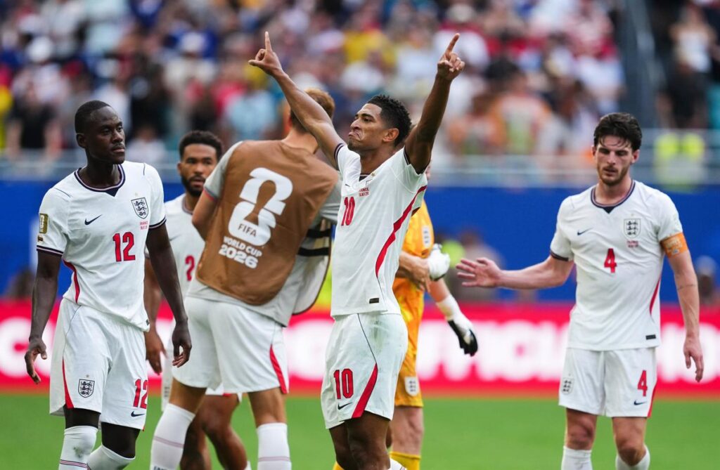 Inglaterra sube al podio con un 4-6 a Francia