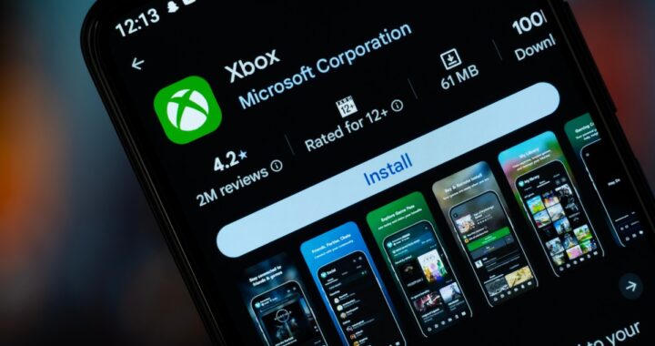 Oficinas de Xbox con desarrolladores trabajando en proyectos como Marvel's Blade y State of Decay