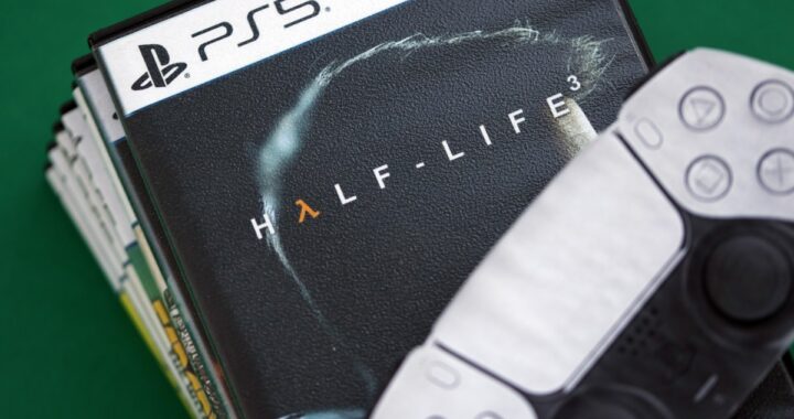 Consola PlayStation 5 con juego físico y digital, simbolizando el fin de los discos en 2028
